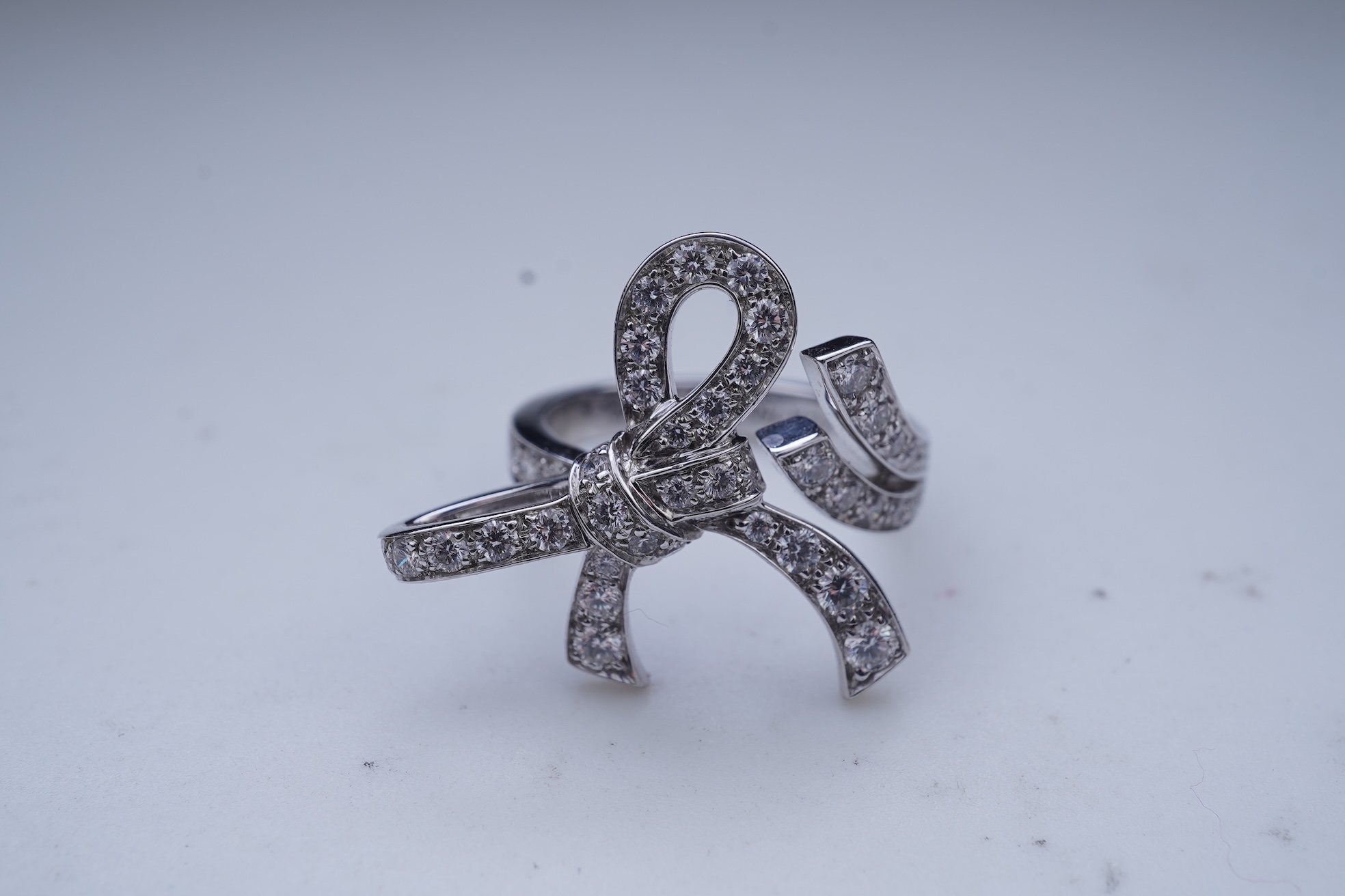 Van Cleef & Arpels, a diamond ring, 'Ruban', circa 2008